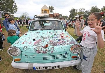 Karşıyaka'yı bayram coşkusu sardı!