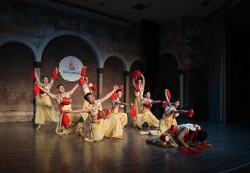 Çin Kültürü Dans Eşliğinde Sanatseverlerle Buluştu