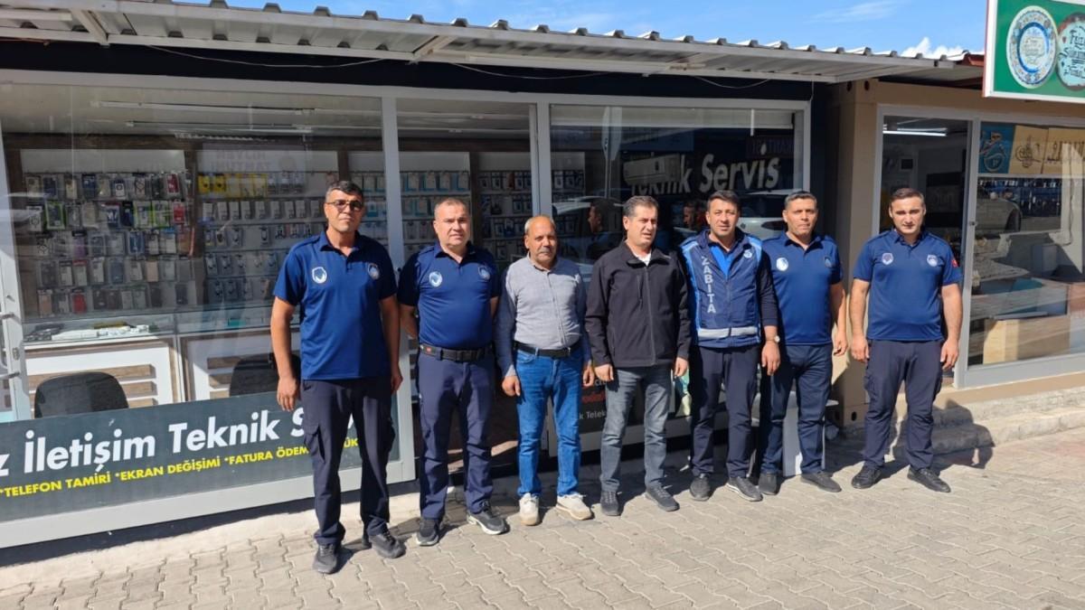 Kahta Belediyesi Zabıta Müdürlüğü yetkilileri, gazeteci Mustafa Kamış ile bir araya geldi Kahta Belediyesi Zabıta Müdürlüğü yetkilileri, gazeteci Mustafa Kamış ile bir araya geldi