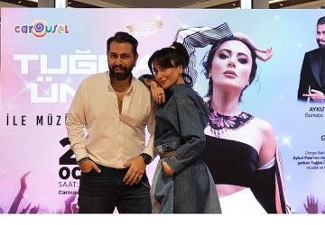 Tuğba Ünal, Dünya Sarılma Günü kapsamında hayranlarıyla buluştu