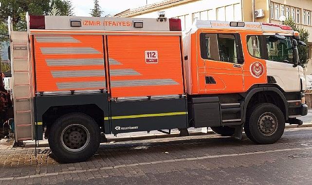 İzmir İtfaiyesi deprem sonrası destek için Sındırgı'da