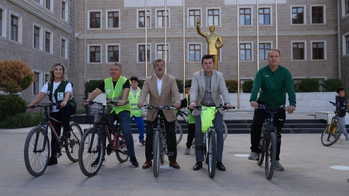 Adıyaman’da Cumhuriyet coşkusu bisiklet turu ile yaşandı Adıyaman’da Cumhuriyet coşkusu bisiklet turu ile yaşandı