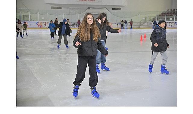 Başkan Dutlulu'dan Öğrencilere Karne Hediyesi