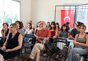 Karşıyaka'da genç tasarımcıların eserleri Galeri Alt'ta sergileniyor