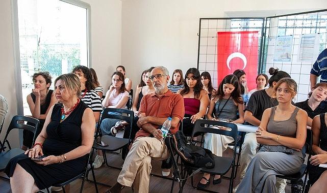 Karşıyaka'da genç tasarımcıların eserleri Galeri Alt'ta sergileniyor