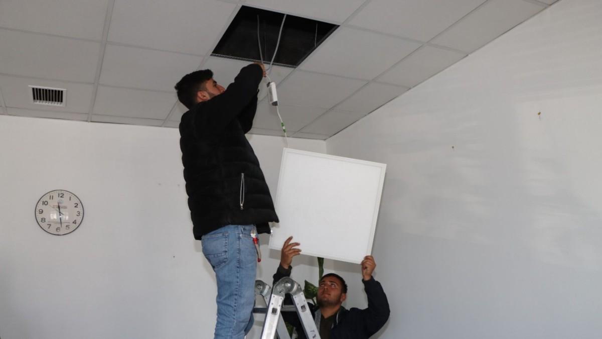 Kahta’da öğrencilerden uygulamalı eğitimle aydınlatma onarımı