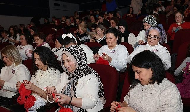 Nilüfer'de kadınlar iyilik için ilmek attılar