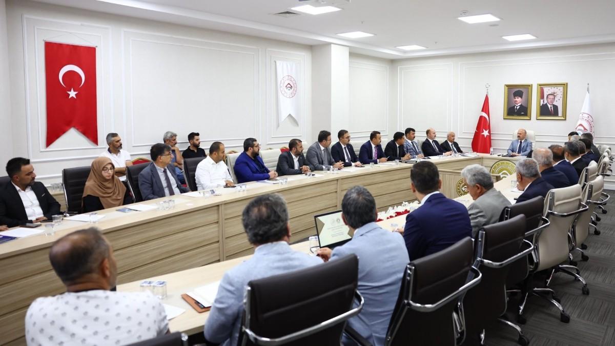 Adıyaman’da sahipsiz hayvanları korumaya yönelik toplantı yapıldı Adıyaman’da sahipsiz hayvanları korumaya yönelik toplantı yapıldı