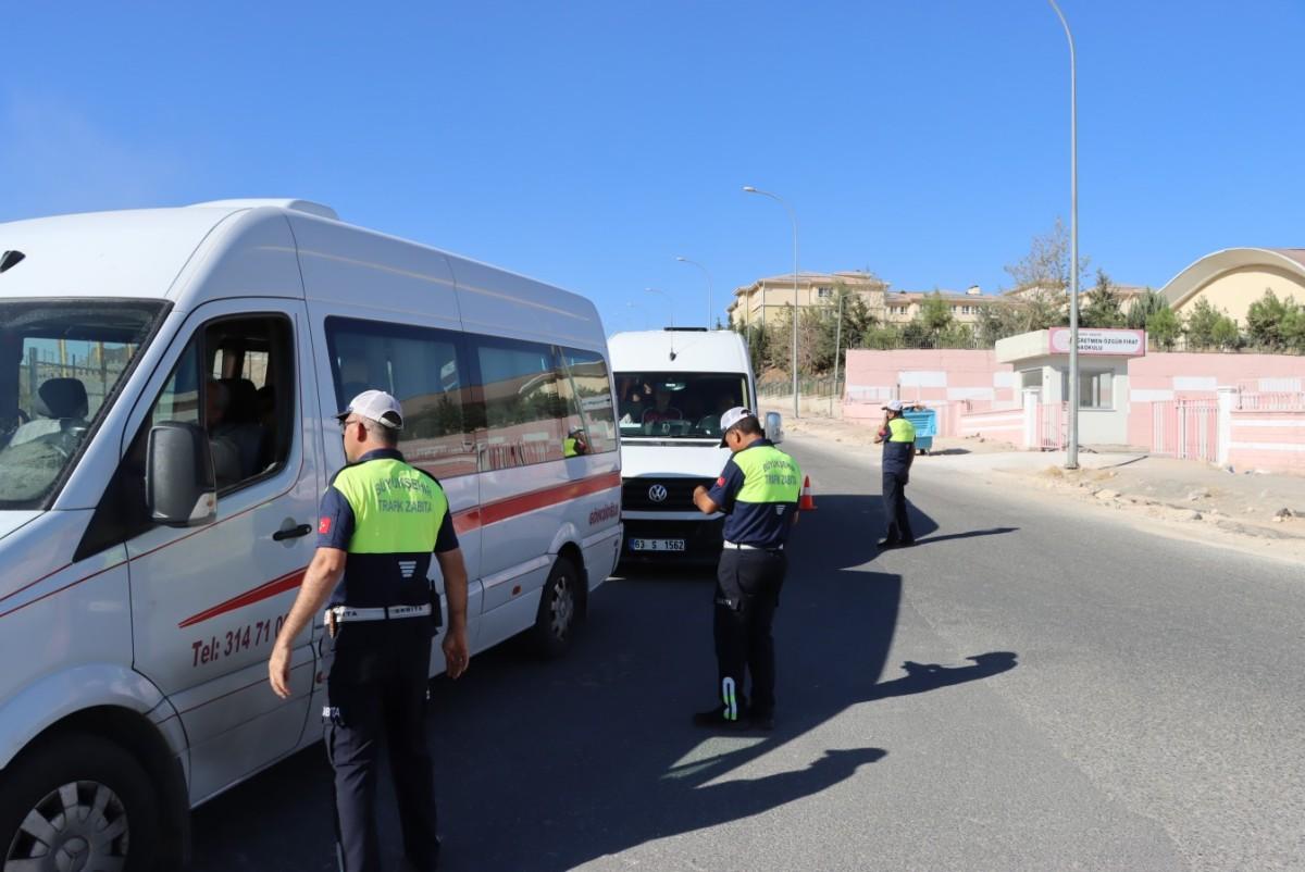 Şanlıurfa’da Can Güvenliği İçin Servis Araçlarına Denetim Başladı Şanlıurfa’da Can Güvenliği İçin Servis Araçlarına Denetim Başladı