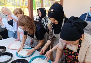 İrfaniye'de ekmekler kadın dayanışmasıyla pişti