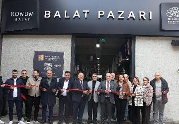 Nilüfer'in 8'inci giyim pazarı Balat'ta açıldı