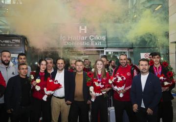 ASKİ Spor Dünya Şampiyonları, Mansur Yavaş’ı Ziyaret Etti