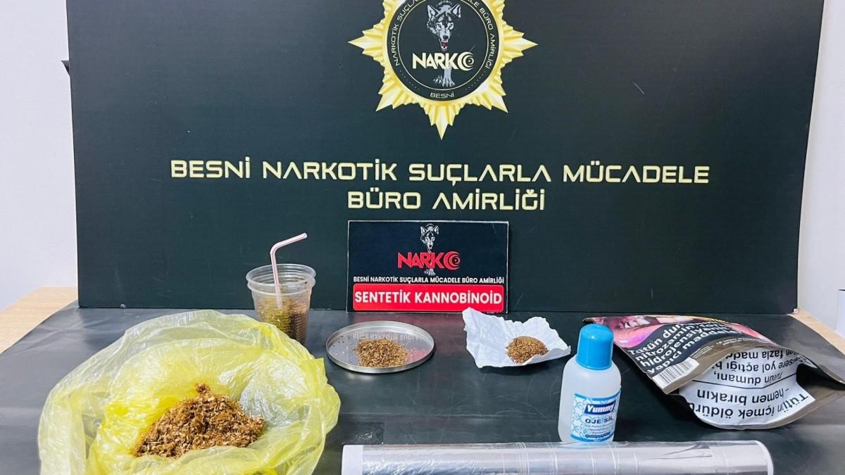 Besni’de uyuşturucu operasyonu: 3 tutuklama Besni’de uyuşturucu operasyonu: 3 tutuklama