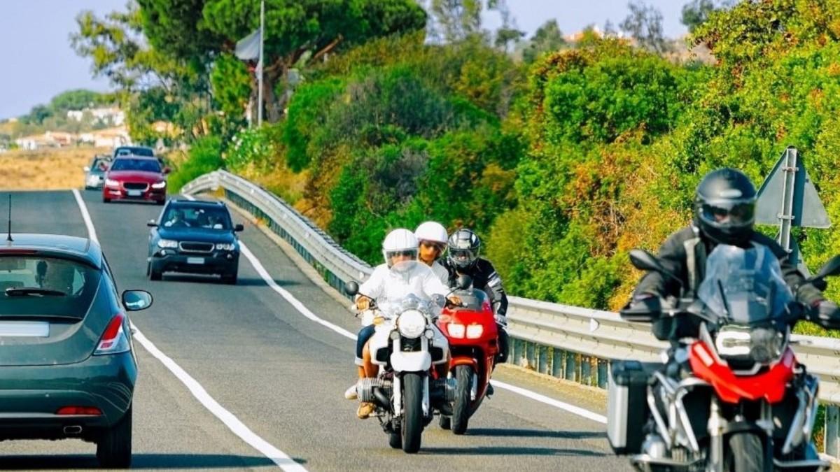 Adıyaman’da polis ekiplerinden kask uyarısı: 'Kask hayat kurtarır' - Videolu Haber Adıyaman’da polis ekiplerinden kask uyarısı: 'Kask hayat kurtarır' - Videolu Haber