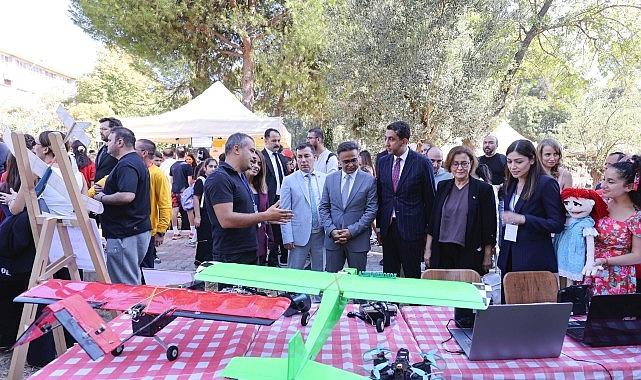 DEÜ'de “İkiz Dönüşümün İzinde Teknoloji ve Bilim Şenliği" coşkuyla başladı