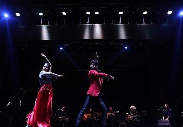 Mavi Siyah'tan ritim ve zerafetin buluştuğu unutulmaz gece