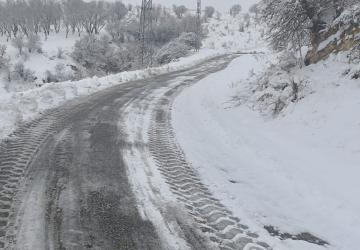 Gölbaşı’nda yoğun kar nedeniyle eğitime 1 gün ara verildi