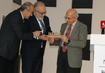 Uğur Mumcu Adıyaman’da konferansla anıldı: Prof. Dr. Saltık’tan ‘anti-emperyalist mücadele’ vurgusu - Videolu Haber