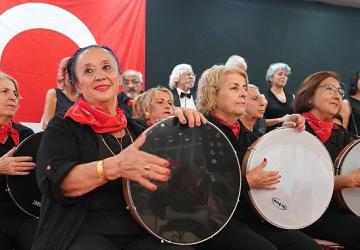 Seferihisar'da 29 Ekim Cumhuriyet Balosu'nda coşku dolu gece