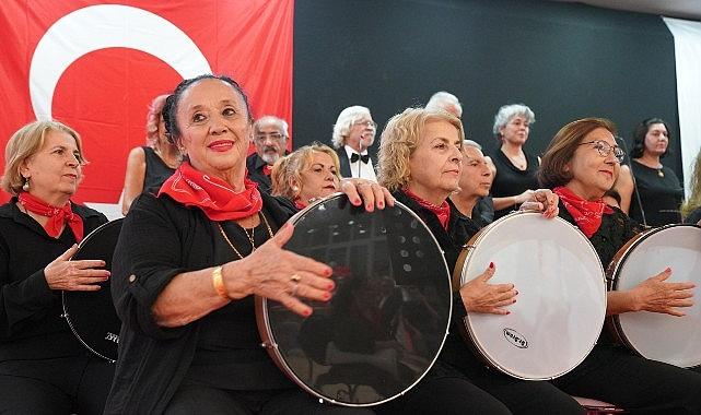 Seferihisar'da 29 Ekim Cumhuriyet Balosu'nda coşku dolu gece