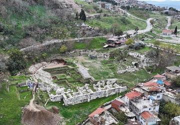Tarihe yol açılıyor