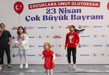 Beylikdüzü 23 Nisan Çocuk Şenliği Başladı