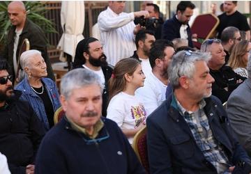 Çeşme Belediyesi, Balıkçılar ve Terziler Sokağı yenileme projesini esnafla paylaştı