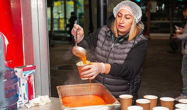 Karşıyaka'da 15 bin kişiye sıcak çorba ikramı