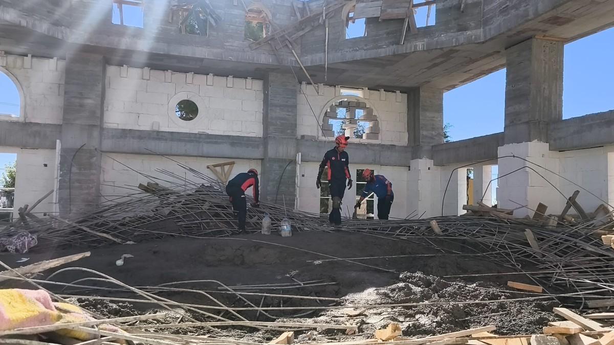 Adıyaman’da facianın eşiğinden dönüldü: cami kubbesi çöktü, 1’i ağır 6 yaralı - Videolu Haber
