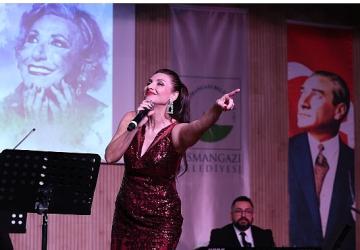 Cumhuriyet Divası Müzeyyen Senar Osmangazi'de Şarkılarla Anıldı
