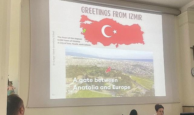 23 Nisan Coşkusu Avrupa'ya Taştı: İzmirli Öğrencilerden Anlamlı Kutlama