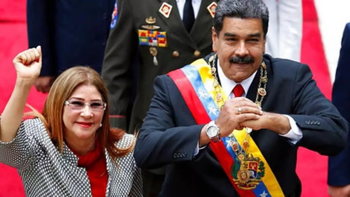 Maduro ve eşi Flores New York Kuzeyindeki Stewart Hava Üssü’ne indirildi