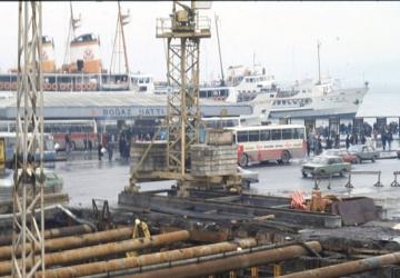 Çalışmalarında insan hikâyelerine odaklanan fotoğrafçı ve foto muhabiri Yıldız Çelik'in arşivi Salt Araştırma'da çevrimiçi erişime açıldı