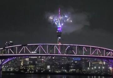 Yeni yılı ilk karşılayan ülke Kiribati oldu - Videolu Haber