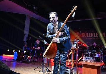 Manisa'da İsmail Altunsaray ile Türkü Dolu Gece