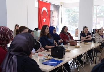 Anne Adaylarına Yol Gösteren Seminer
