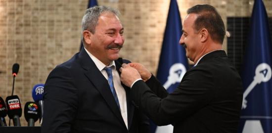 Akalın Anahtar Parti’ye katıldı: ‘Türk siyasetinde yeni bir dönem başlayacak’ - Videolu Haber