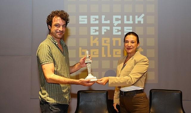 Özgür Mumcu Efes Selçuklularla buluştu: Başkan Sengel'den cesaret mesajı!