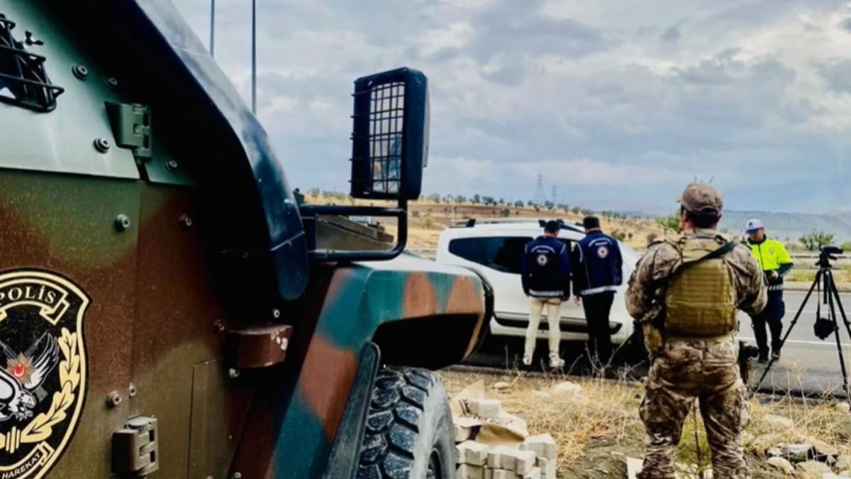 81 ilde göçmen kaçakçılığı operasyonu: 783 düzensiz göçmen yakalandı - Videolu Haber 81 ilde göçmen kaçakçılığı operasyonu: 783 düzensiz göçmen yakalandı - Videolu Haber