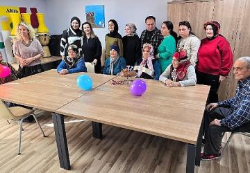 Büyükşehir'den 77 yaşındaki teyzeye büyük mutluluk