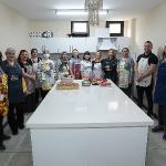 Mutfak atölyesinde Gaziemir'in yeni aşçıları yetişiyor