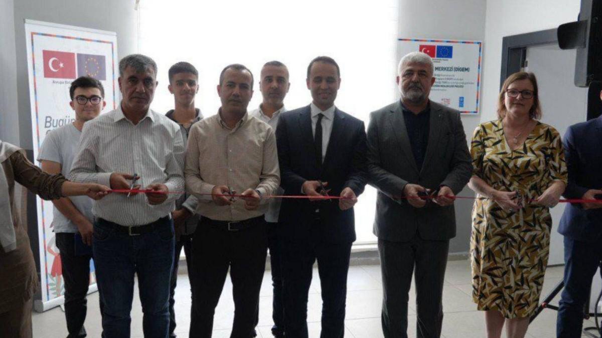 Adıyaman Belediyesi, Dijital Gençlik Merkezi’ni hizmete açtı - Videolu Haber Adıyaman Belediyesi, Dijital Gençlik Merkezi’ni hizmete açtı - Videolu Haber