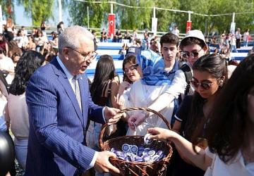 Ege Üniversitesi yeni öğrencilerine şenlikle “Merhaba" dedi