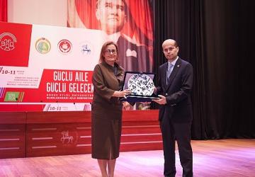 DEÜ Ev Sahipliğinde “Uluslararası Aile Sempozyumu" Başladı: Güçlü Aile, Güçlü Gelecek