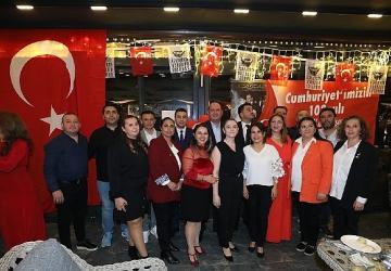 Menderes'in Her Noktasında Cumhuriyet Coşkusu