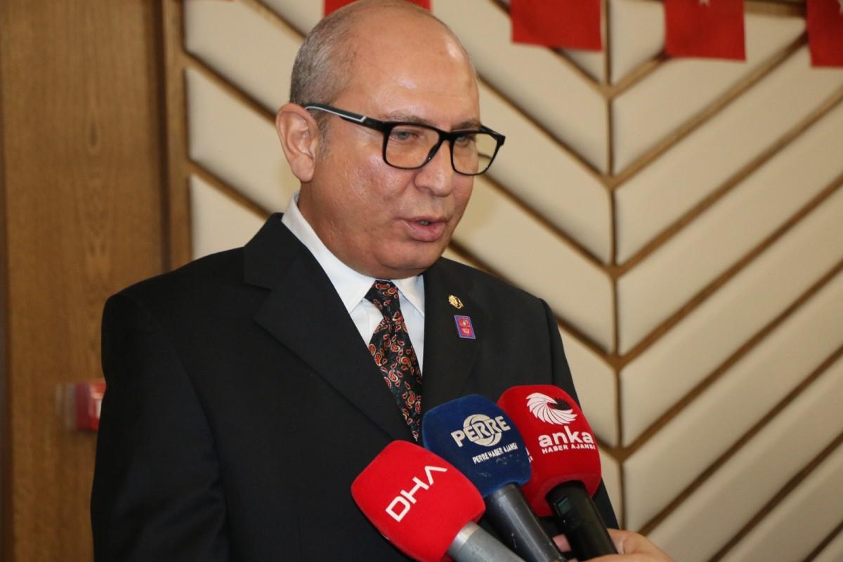 Ferit Binzet: ‘Cumhuriyet’in coşkusuyla yaralarımızı sarmaya çalışıyoruz’ - Videolu Haber Ferit Binzet: ‘Cumhuriyet’in coşkusuyla yaralarımızı sarmaya çalışıyoruz’ - Videolu Haber