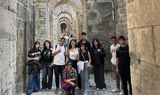 Pergamon Antik Kenti'nde dil becerilerini geliştirdiler Pergamon Antik Kenti'nde dil becerilerini geliştirdiler