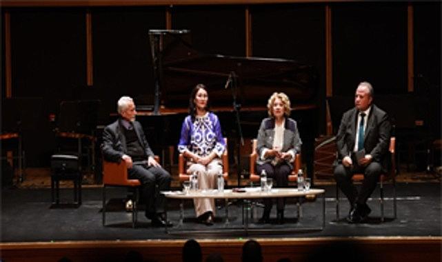 Dünya Türk Dili Ailesi Günü İzmir'de ilk kez düzenlendi