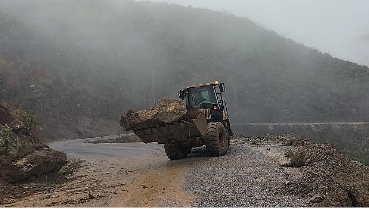 Büyükşehir ekiplerinin Alanya yollarında kış mesaisi sürüyor