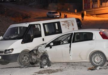 Besni’de zincirleme trafik kazası: 7 yaralı - Videolu Haber